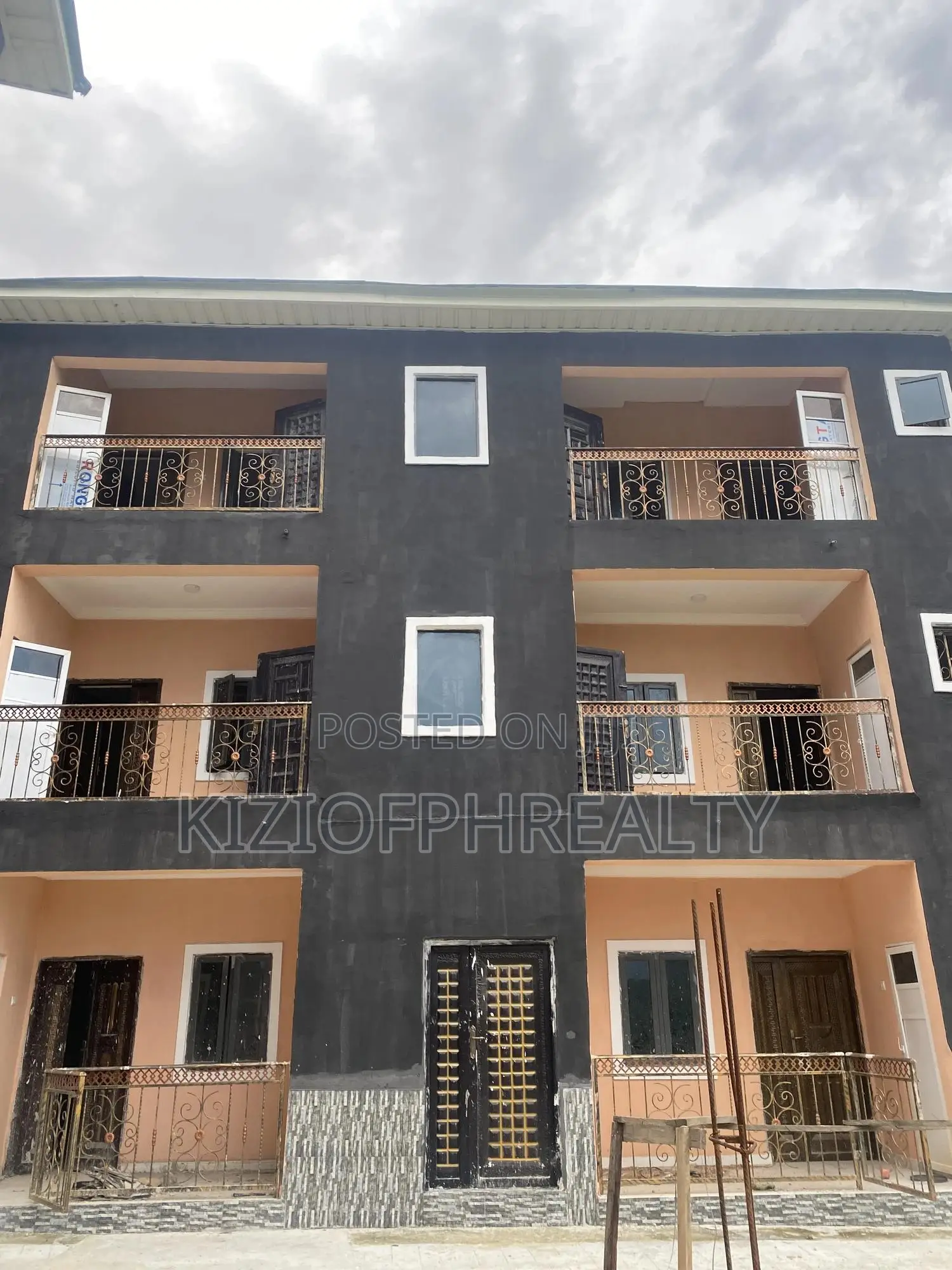 Furnished 1bdrm Block of Flats in Sars Road, Obio-Akpor for rent in Obio-Akpor