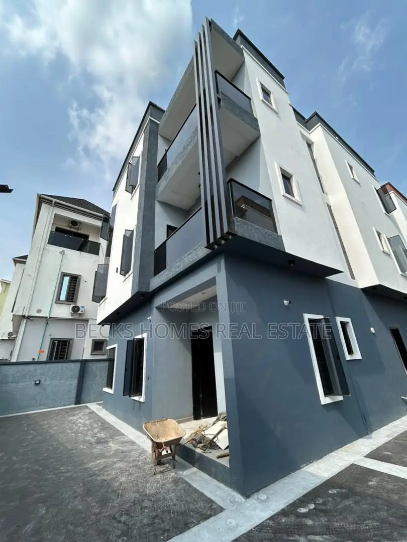 5bdrm Duplex in Magodo Phase1 for sale in Magodo