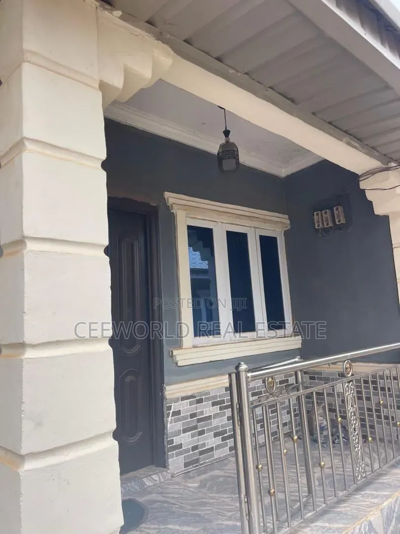 1bdrm Apartment in Elewuro  Estate for rent in Akobo