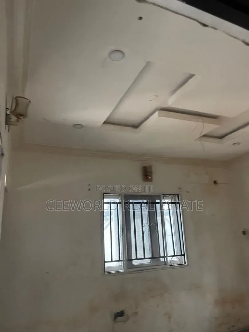 1bdrm Apartment in Elewuro  Estate for rent in Akobo