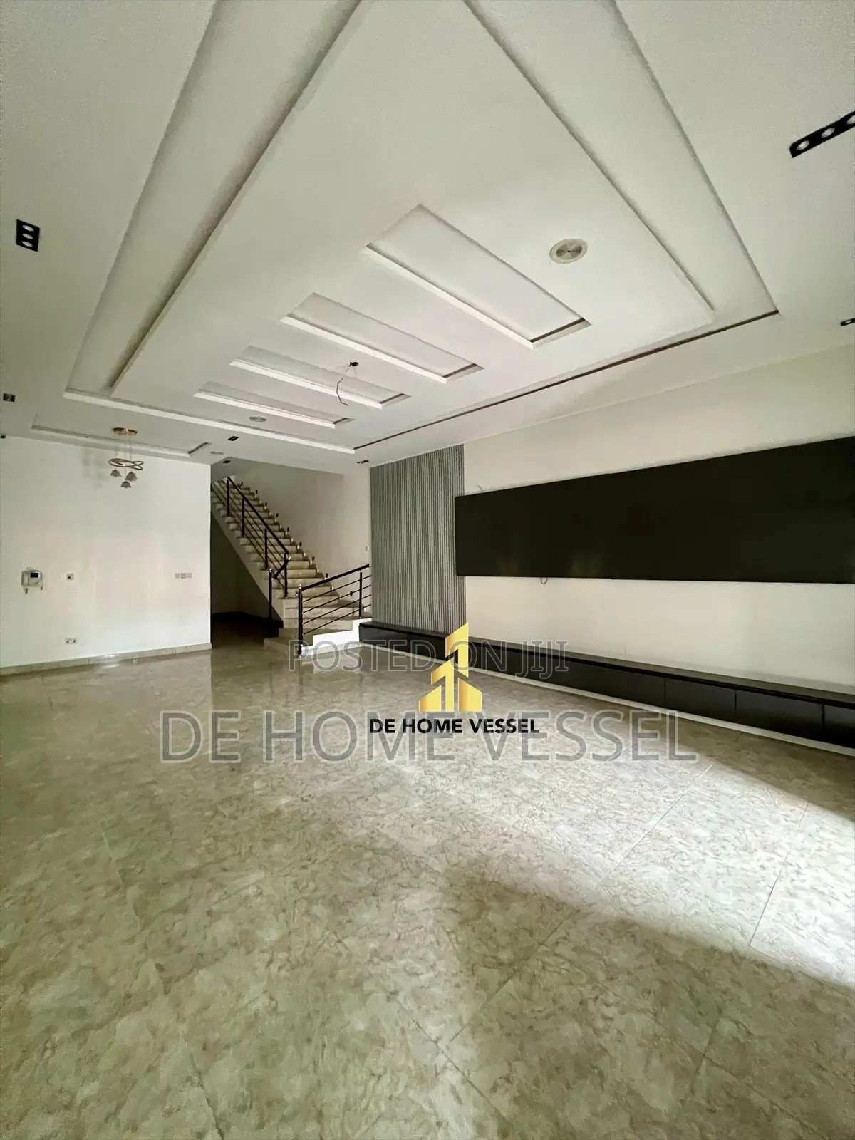 5bdrm Duplex in Osapa london for sale in Osapa london