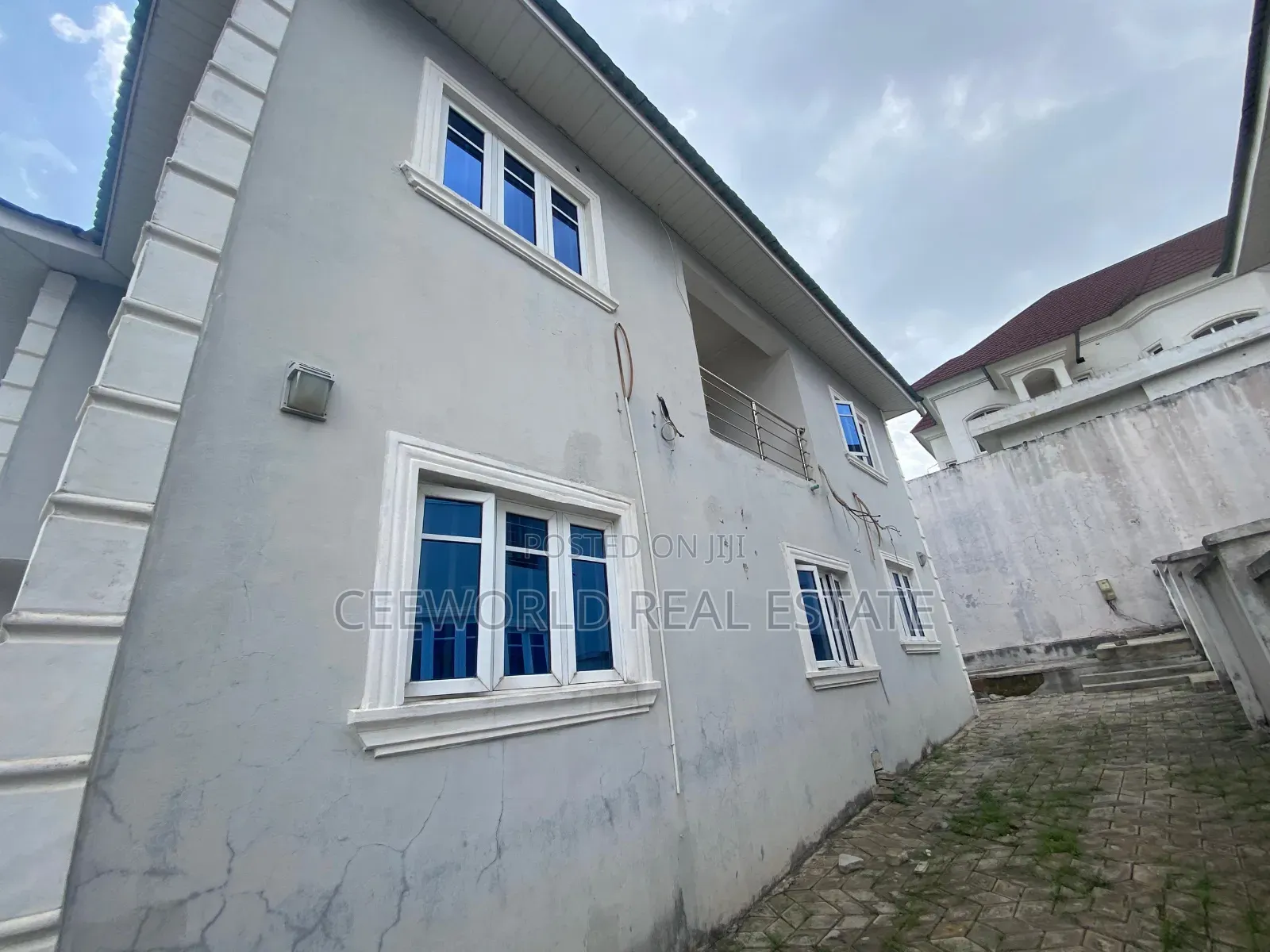 5bdrm Duplex in Onireke Jericho Gra for rent in Jericho