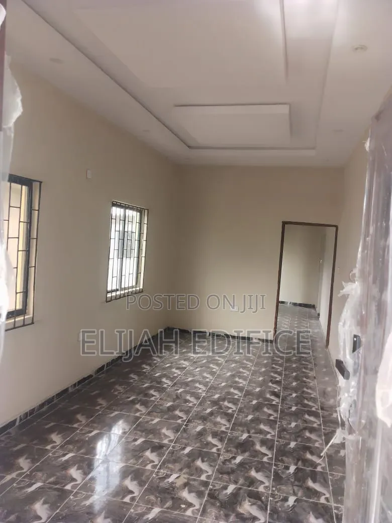 Furnished 3bdrm Block of Flats in Ibikunle, Mile 12 for rent in Mile 12