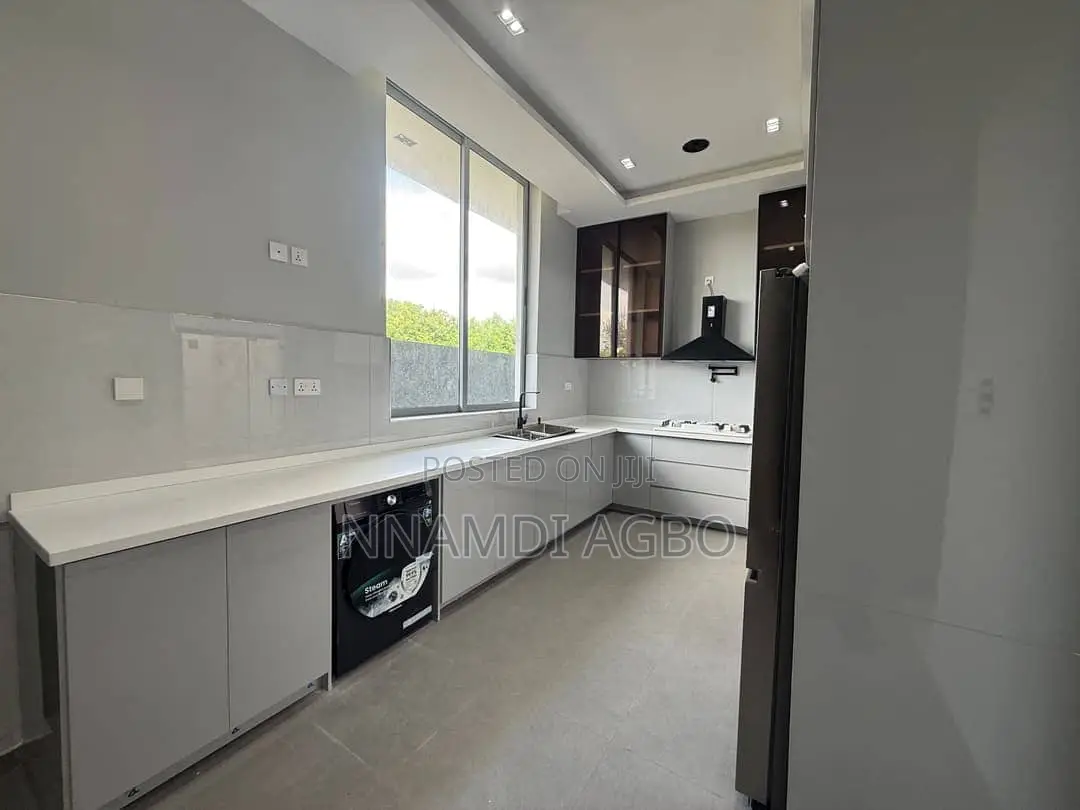 5bdrm Duplex in Parkview Estate for sale in Parkview Estate