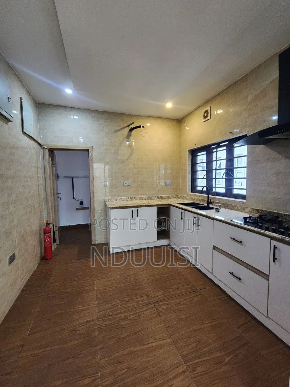 4bdrm Townhouse / Terrace in Off Palace Road, Victoria Island Extension in Victoria Island Extension