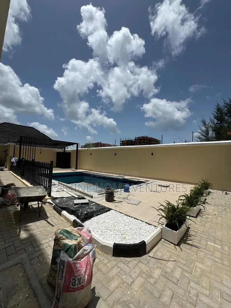 5bdrm Duplex in Parkview Estate for rent in Parkview Estate
