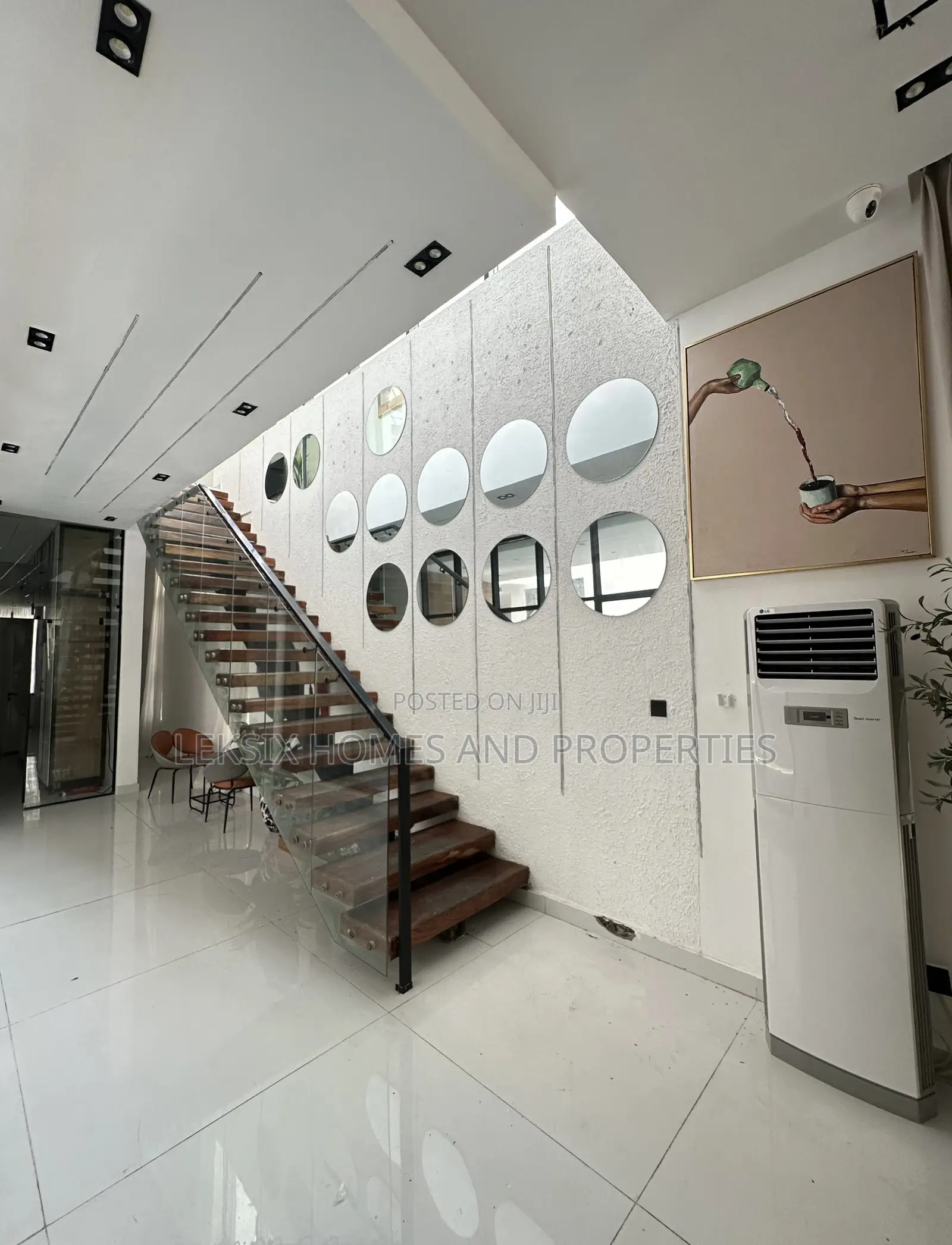 5bdrm Duplex in A Well Secured, Chevron for sale in Chevron