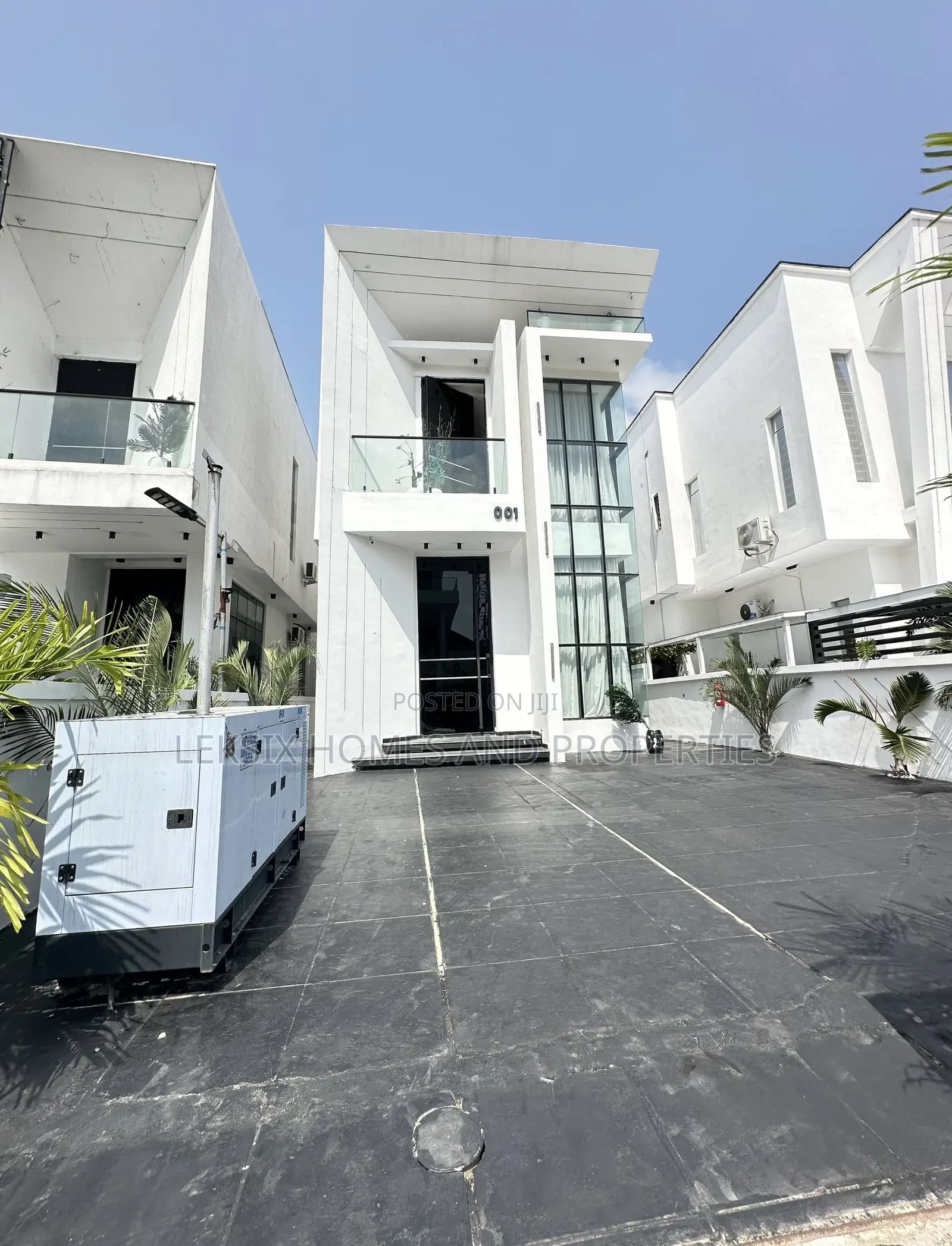 5bdrm Duplex in A Well Secured, Chevron for sale in Chevron