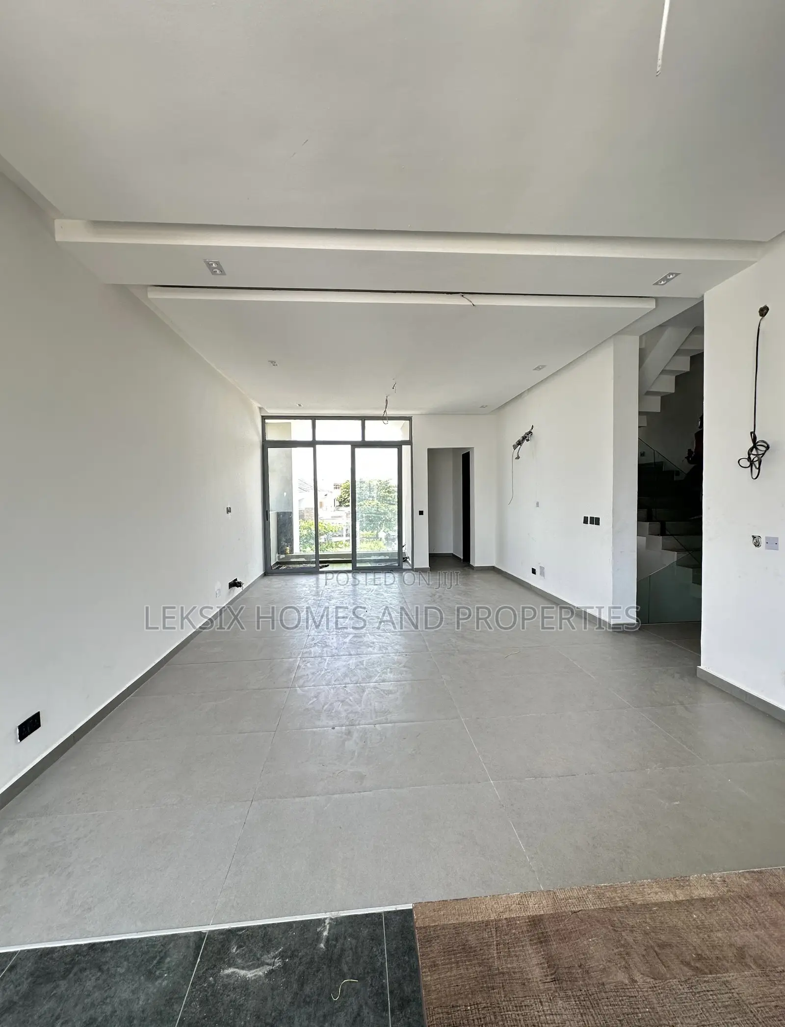 3bdrm Townhouse/Terrace in A Well Secured, Lekki Phase 1 for sale in Lekki Phase 1