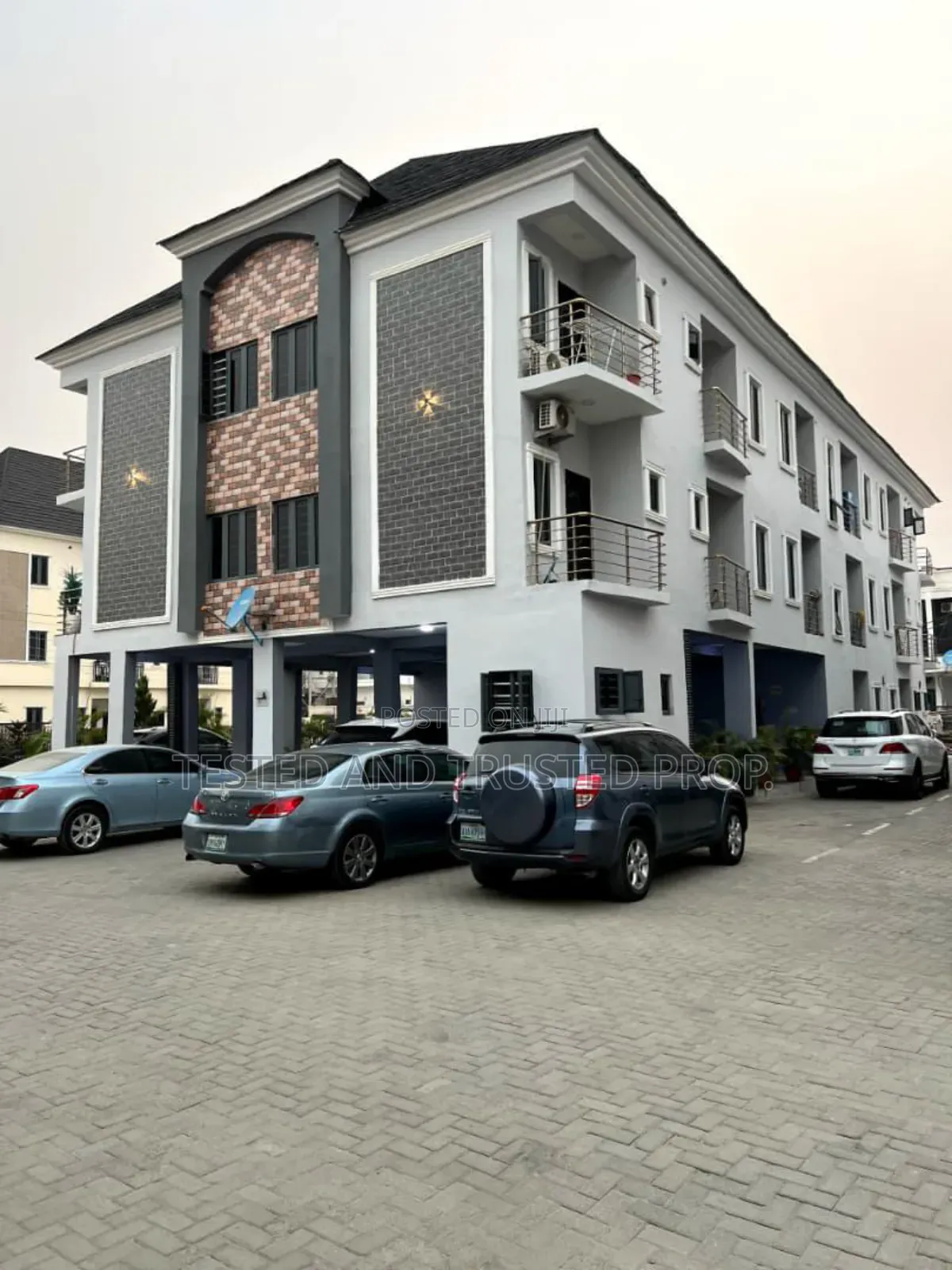 Furnished 2bdrm Apartment in Ikota for rent in Ikota
