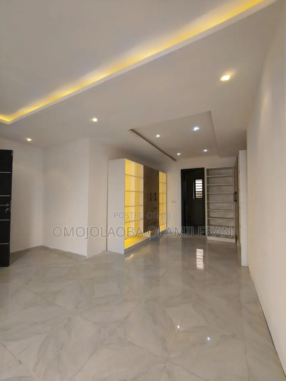 4bdrm Duplex in Ologolo for sale in Ologolo