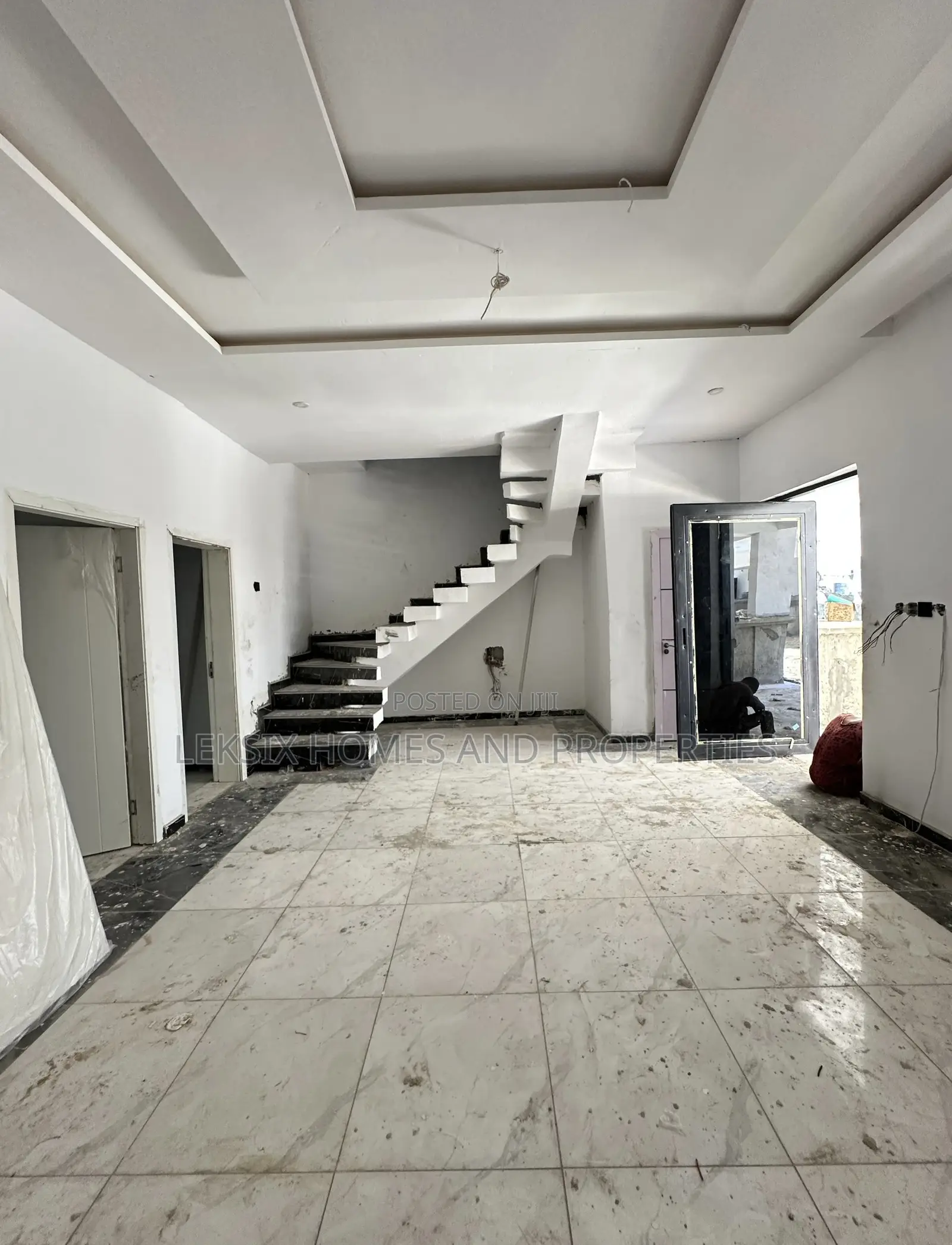 3bdrm Townhouse/Terrace in A Well Secured, Lekki Phase 2 for sale in Lekki Phase 2