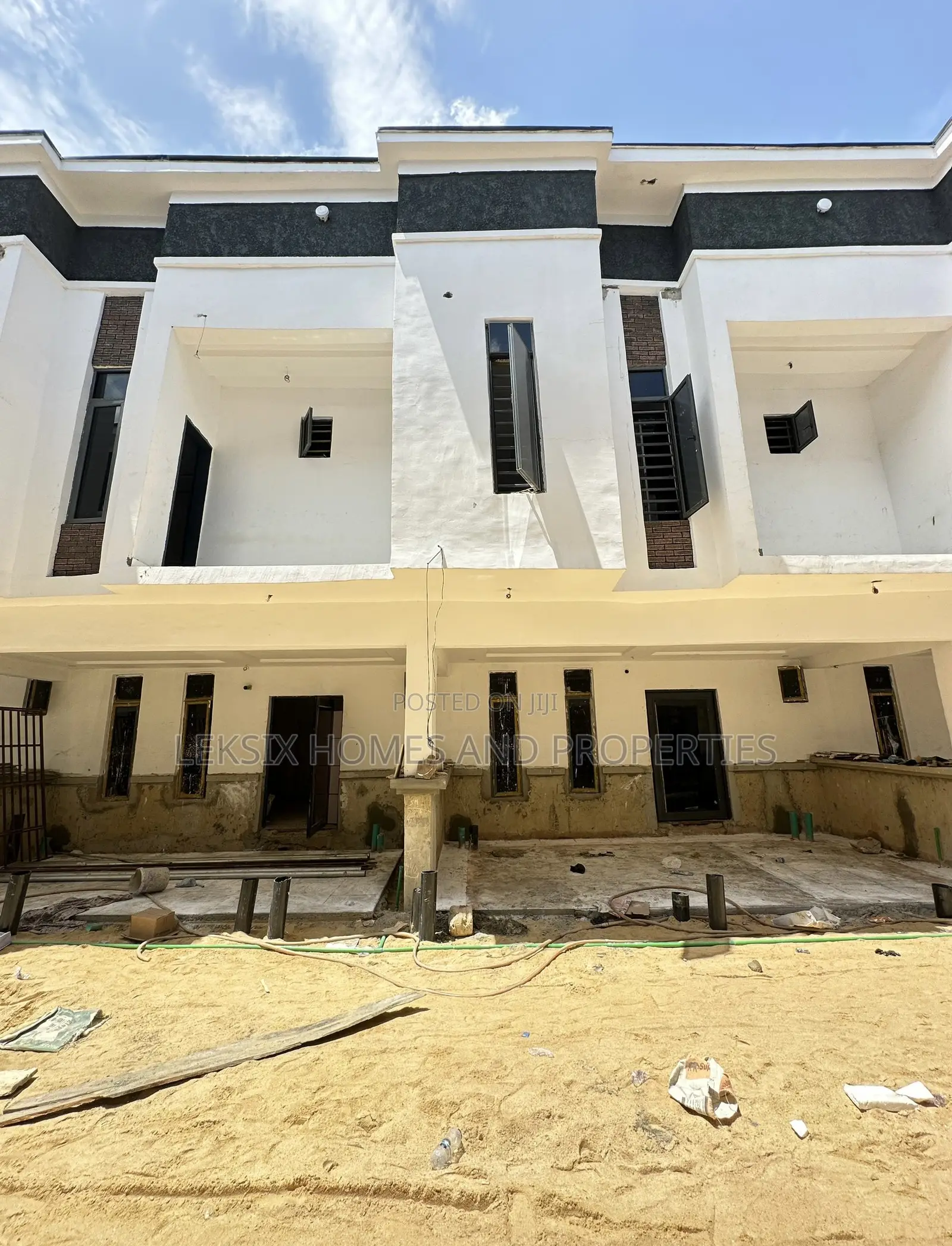 3bdrm Townhouse/Terrace in A Well Secured, Lekki Phase 2 for sale in Lekki Phase 2