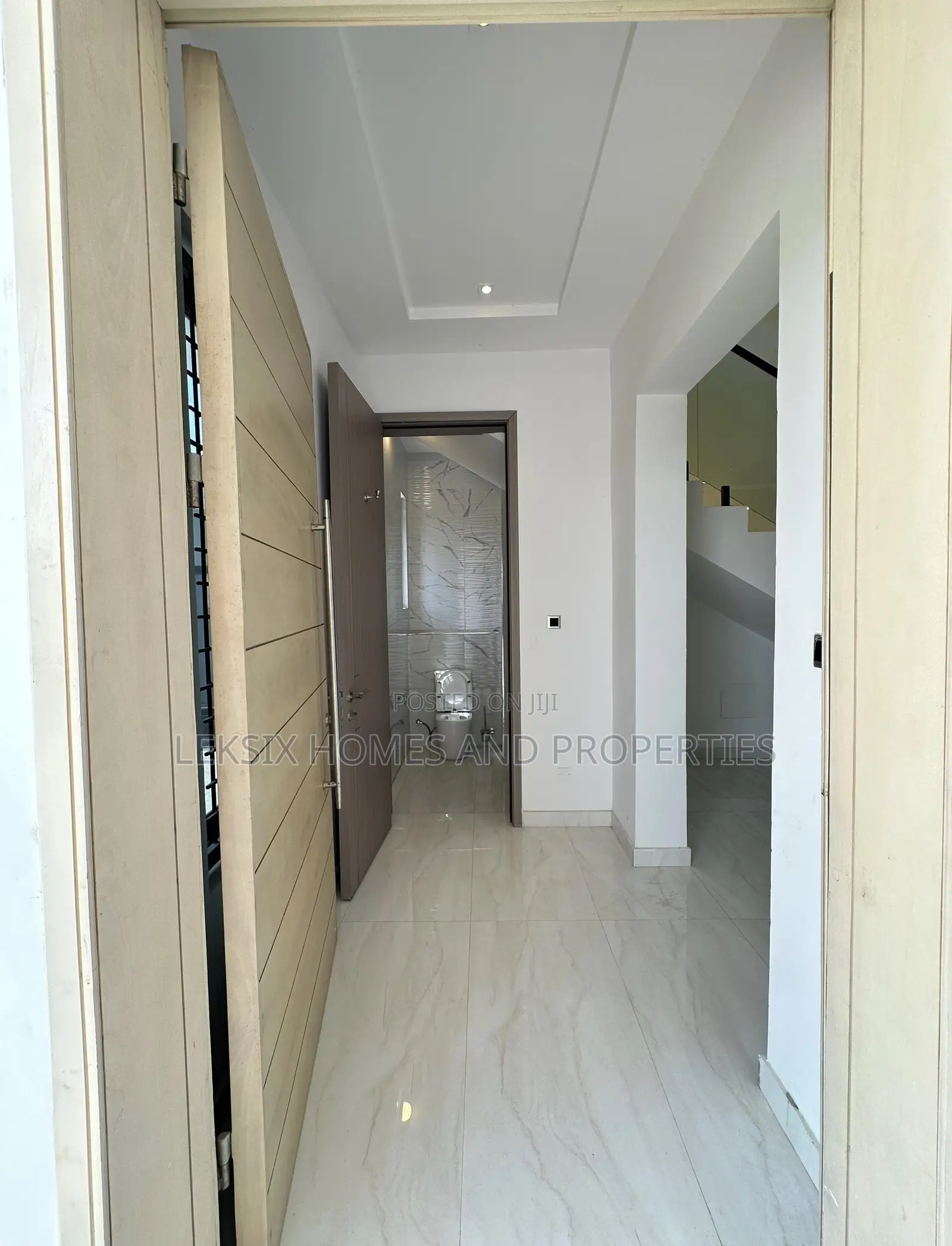 5bdrm Duplex in A Well Secured, Lekki Phase 1 for sale in Lekki Phase 1