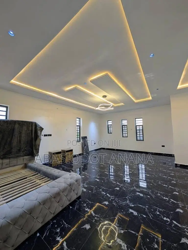 4bdrm Duplex in Ewethousing, Uyo for sale in Uyo
