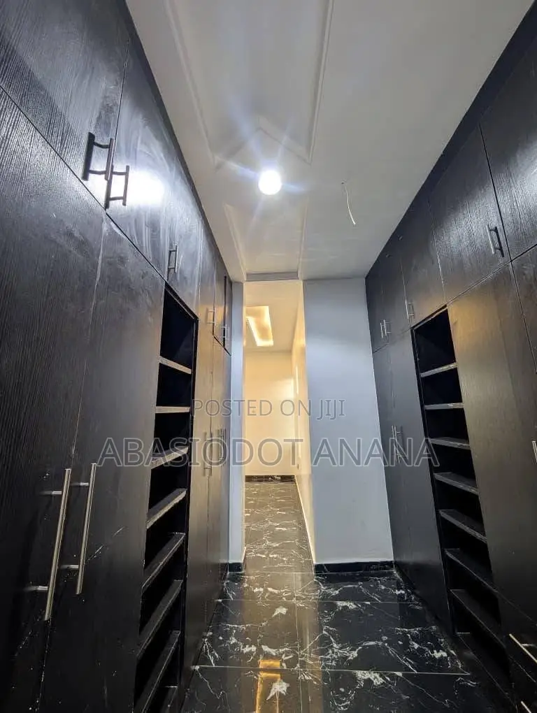 4bdrm Duplex in Ewethousing, Uyo for sale in Uyo