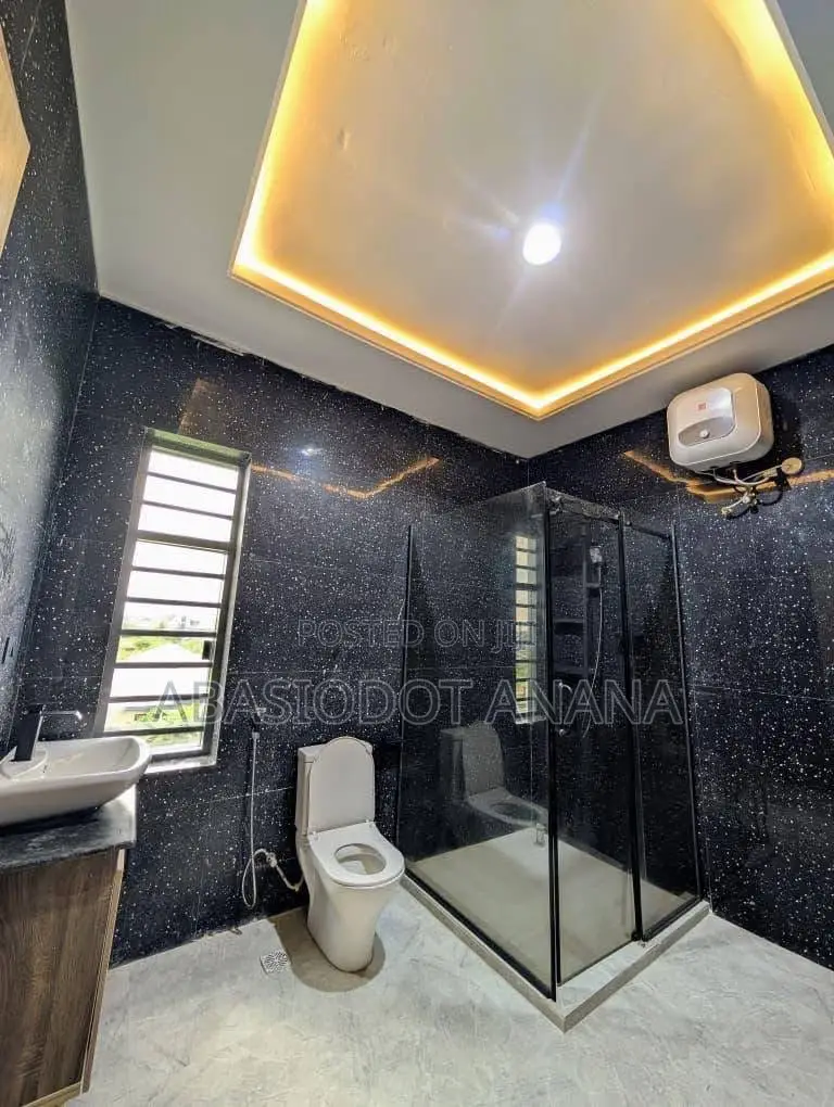 4bdrm Duplex in Ewethousing, Uyo for sale in Uyo