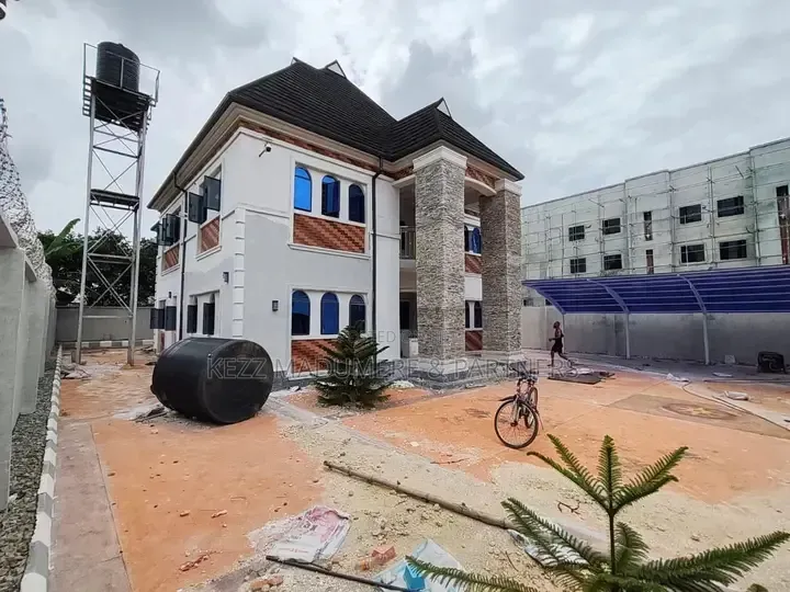 5bdrm Duplex in Shell Cooperative for sale in Eneka