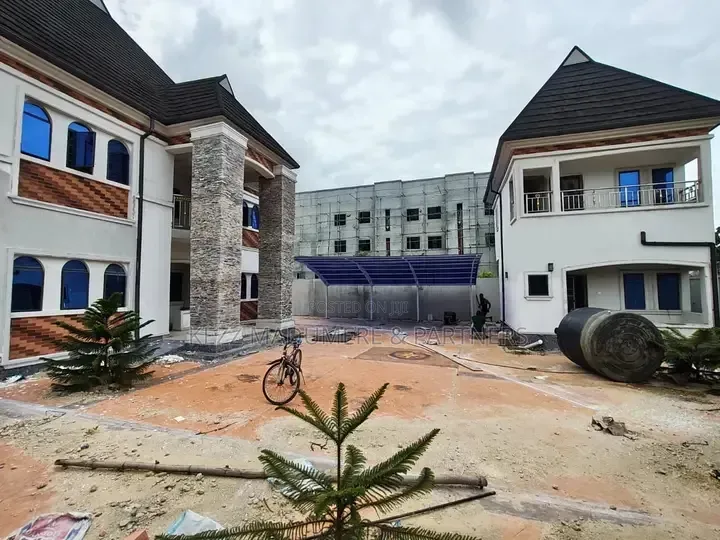 5bdrm Duplex in Shell Cooperative for sale in Eneka
