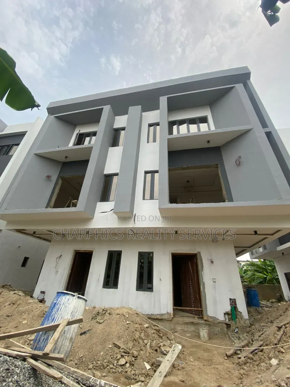 3bdrm Duplex in Aguda / Surulere for sale in Aguda / Surulere