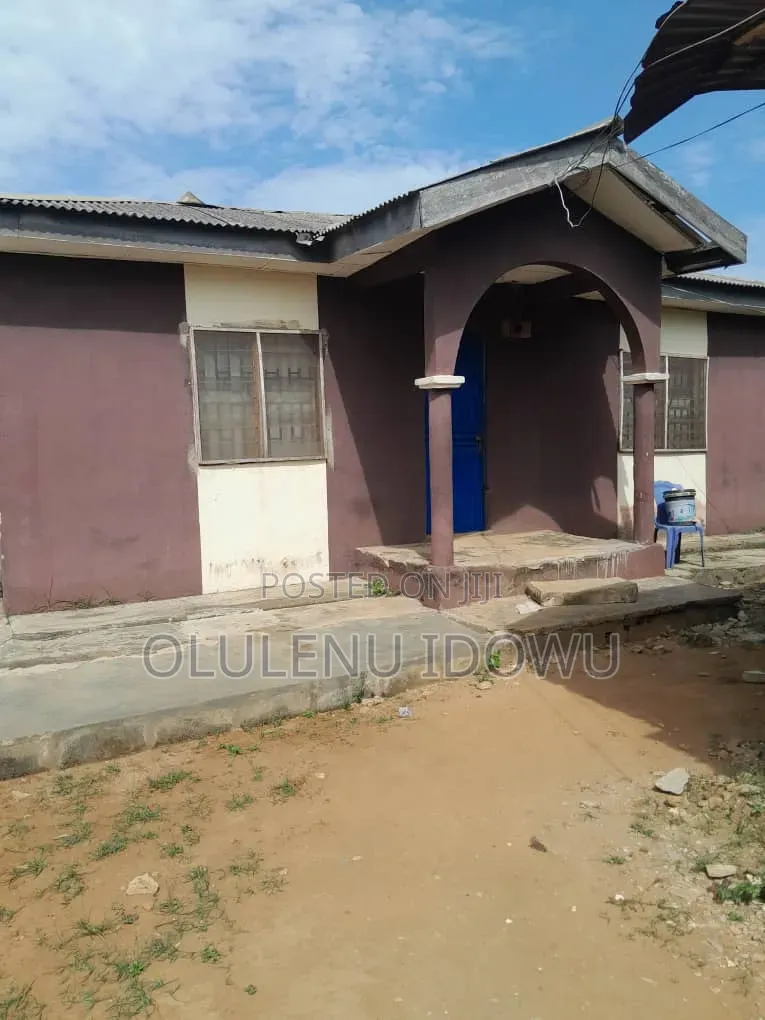 Furnished 4bdrm Bungalow in Igando / Ikotun/Igando for sale in Igando / Ikotun/Igando
