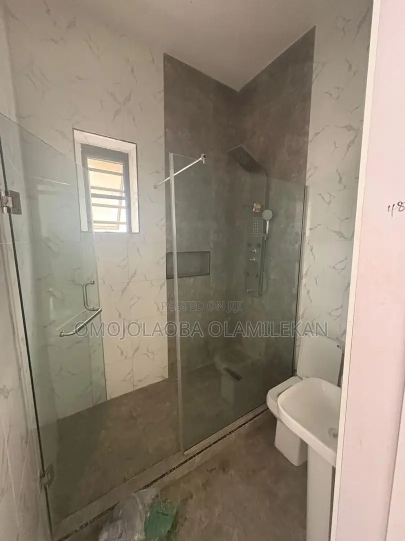 4bdrm Duplex in Ikota for rent in Ikota