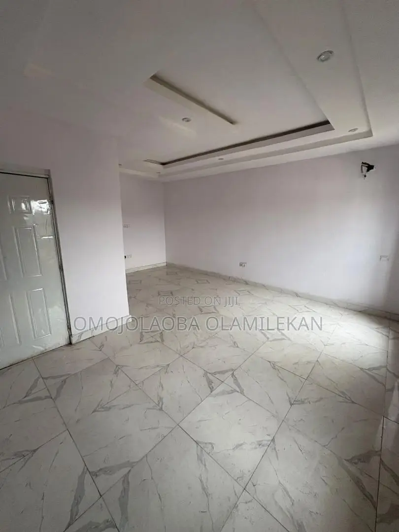 4bdrm Duplex in Ikota for rent in Ikota
