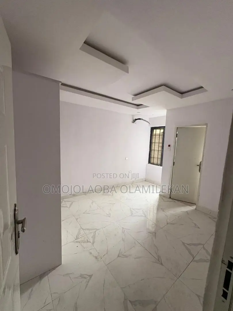 4bdrm Duplex in Ikota for rent in Ikota