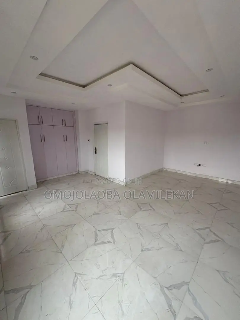 4bdrm Duplex in Ikota for rent in Ikota