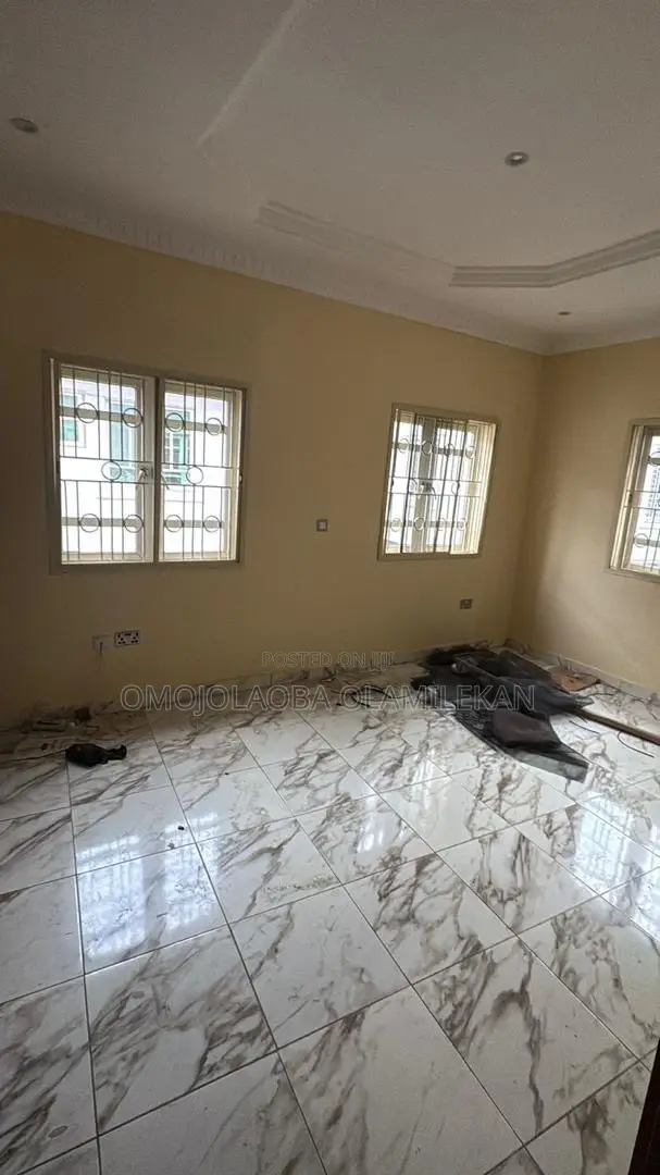 3bdrm Duplex in Ikota for rent in Ikota