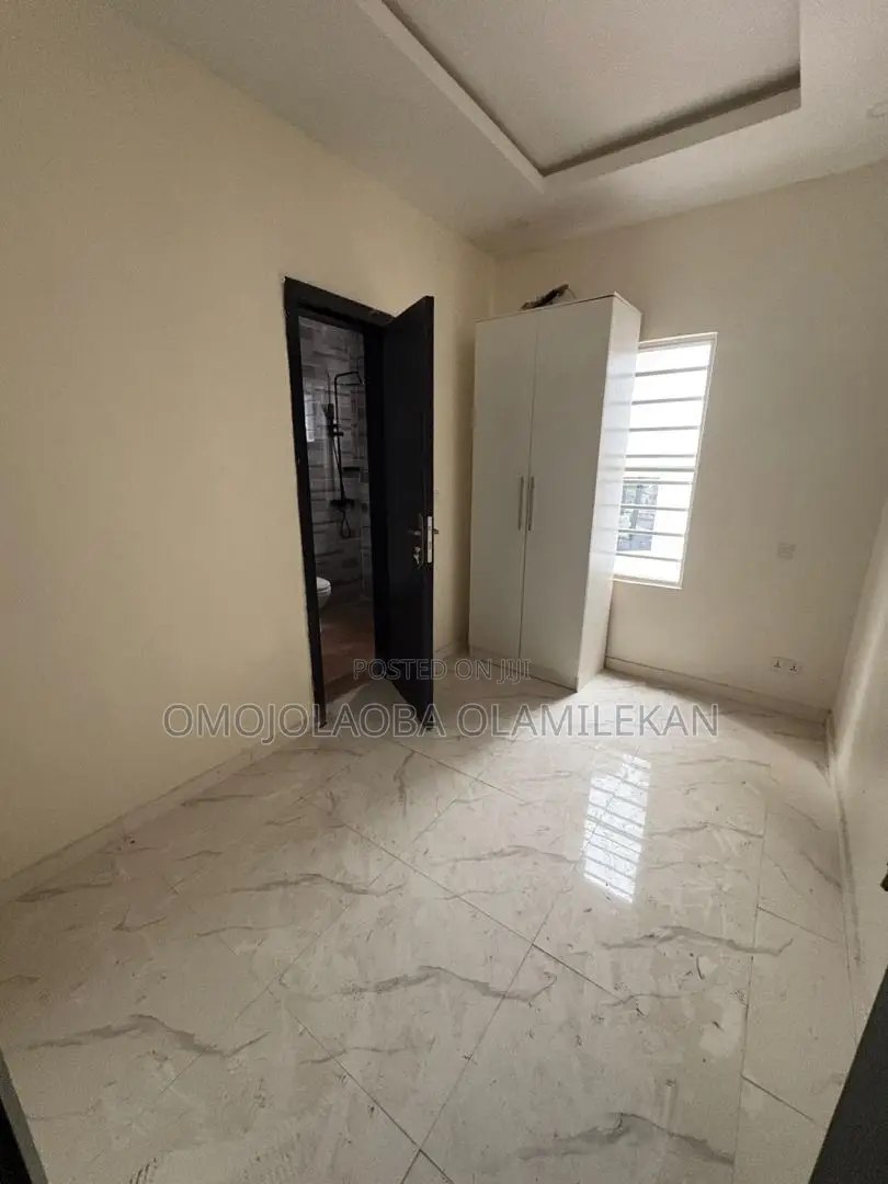 3bdrm Duplex in Ikota for sale in Ikota
