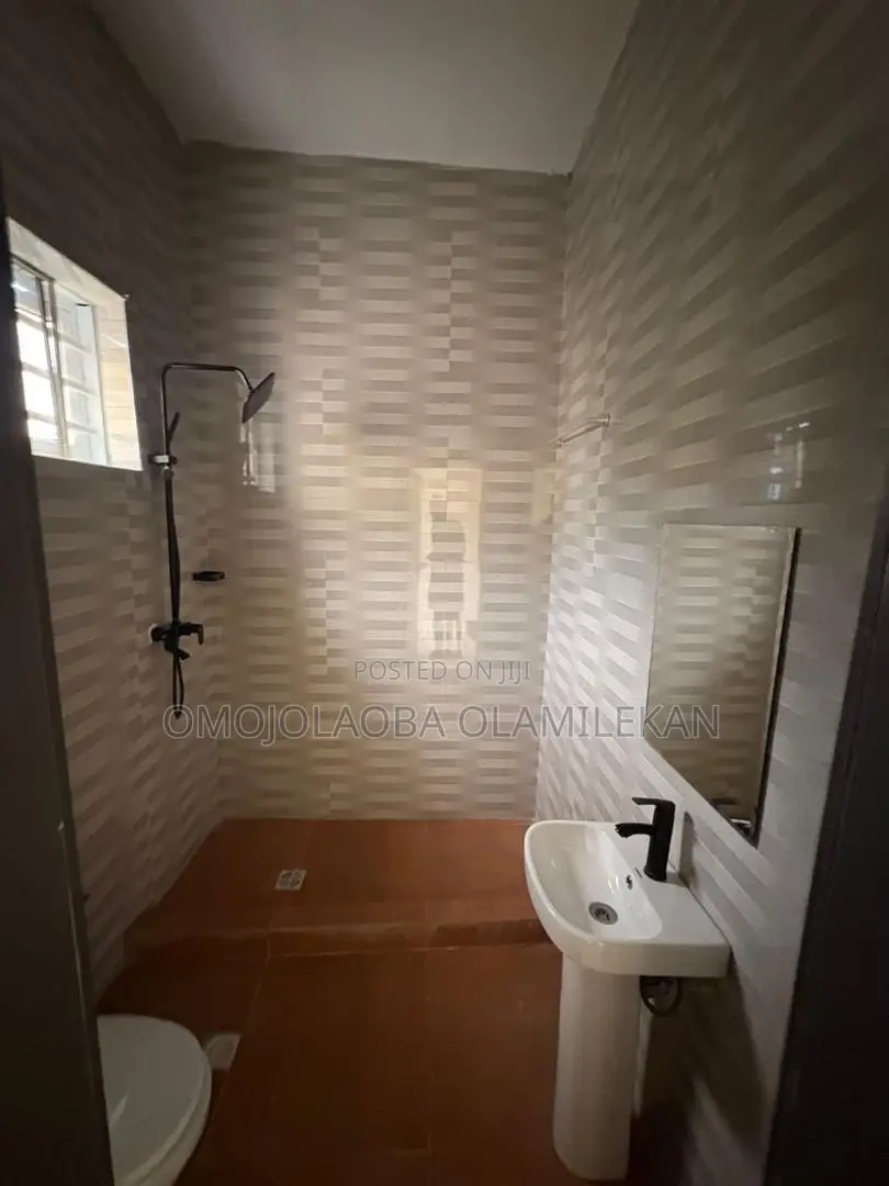 3bdrm Duplex in Ikota for rent in Ikota