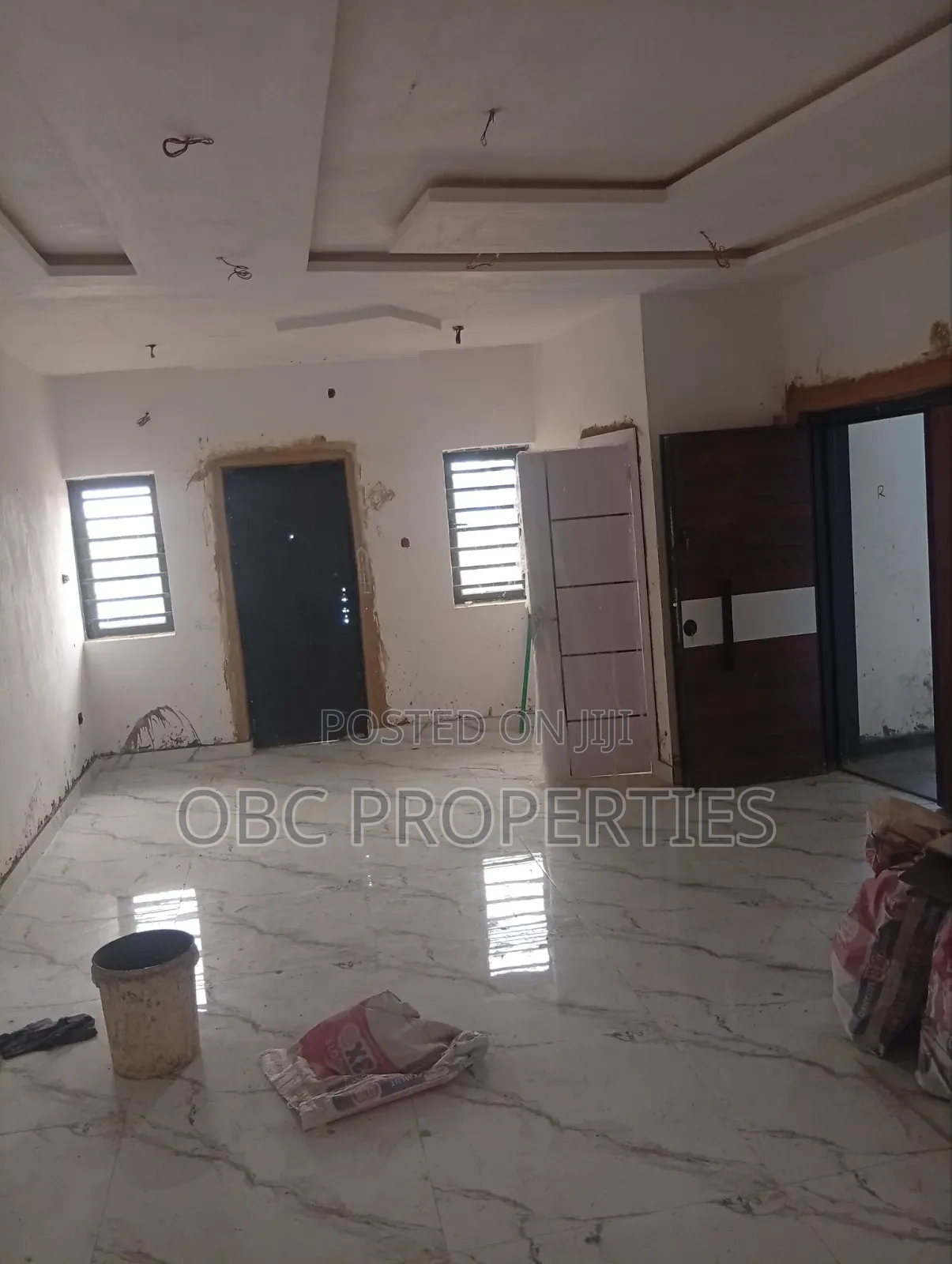 3 Bedrooms Flat for Sale in Soluyi