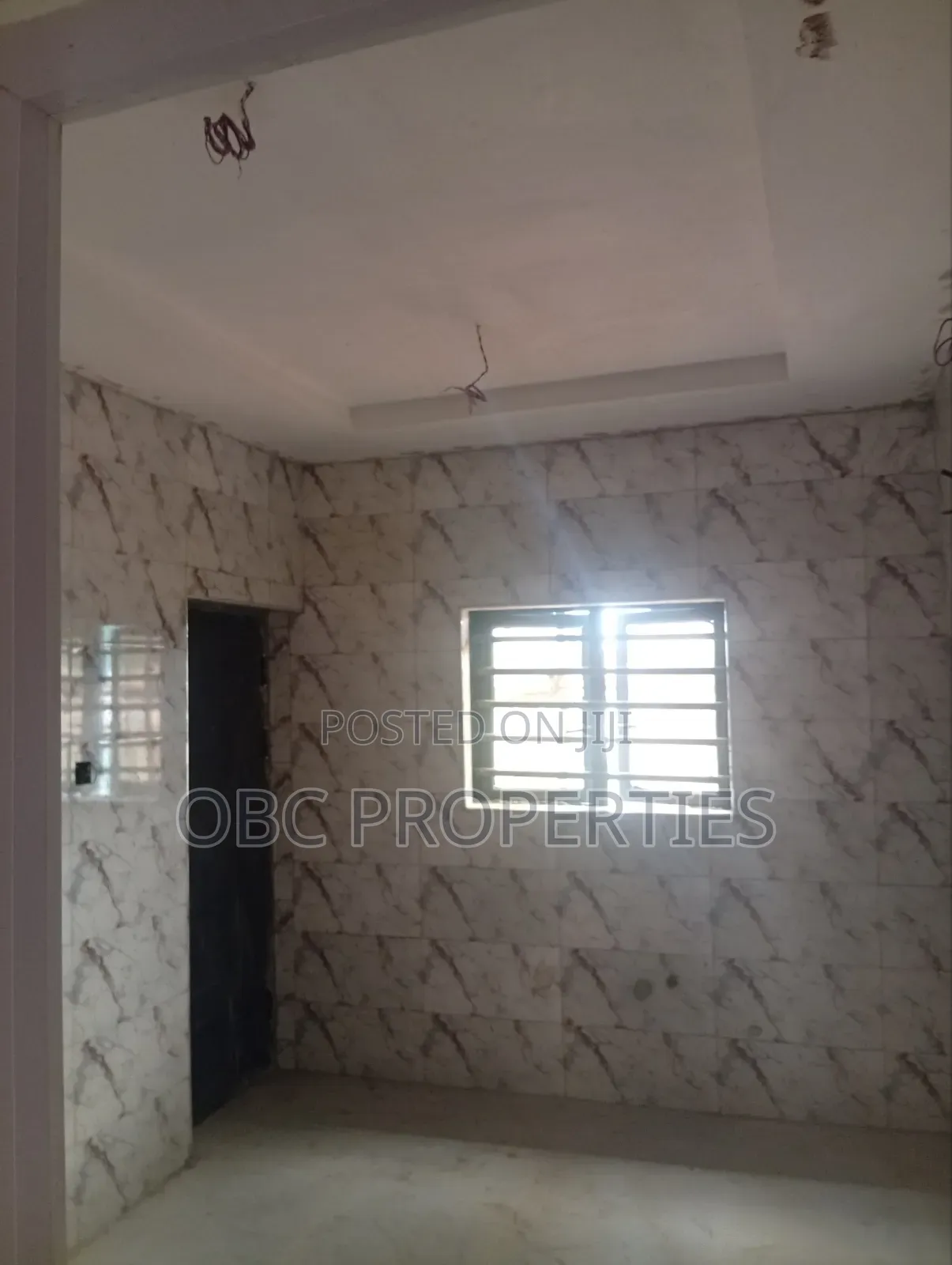 3 Bedrooms Flat for Sale in Soluyi