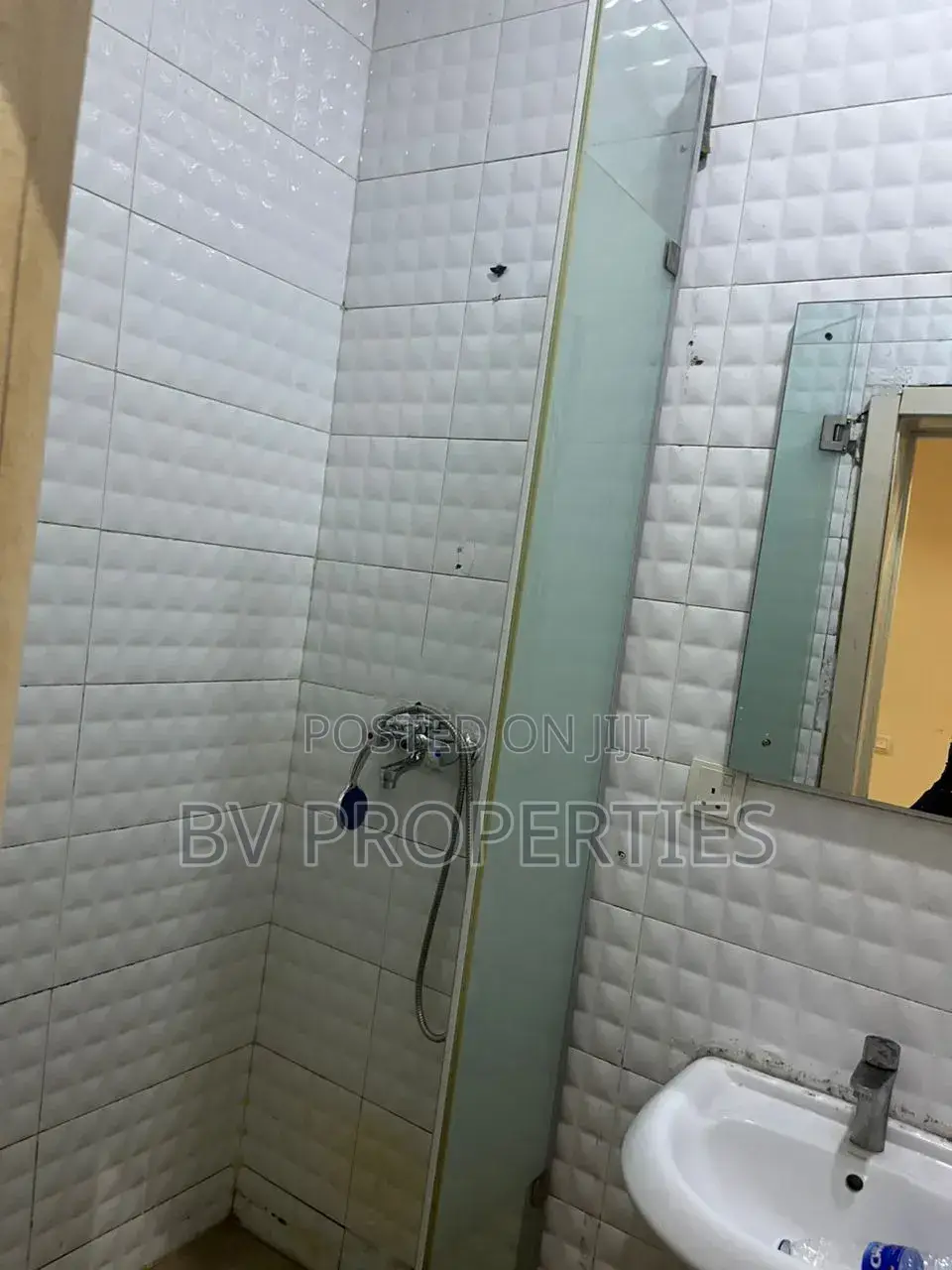 1bdrm Shared Apartment in Chevron for rent in Chevron