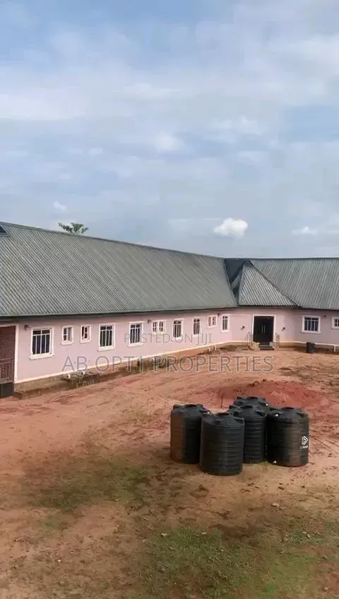 6bdrm Bungalow in Egba, Auchi Bypass, Benin City for sale in Benin City