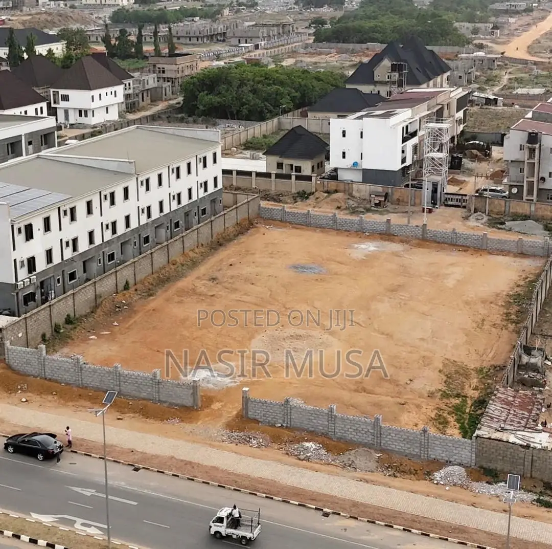 Residential Land in Prime(Main) Katampe 5100sqm in Katampe