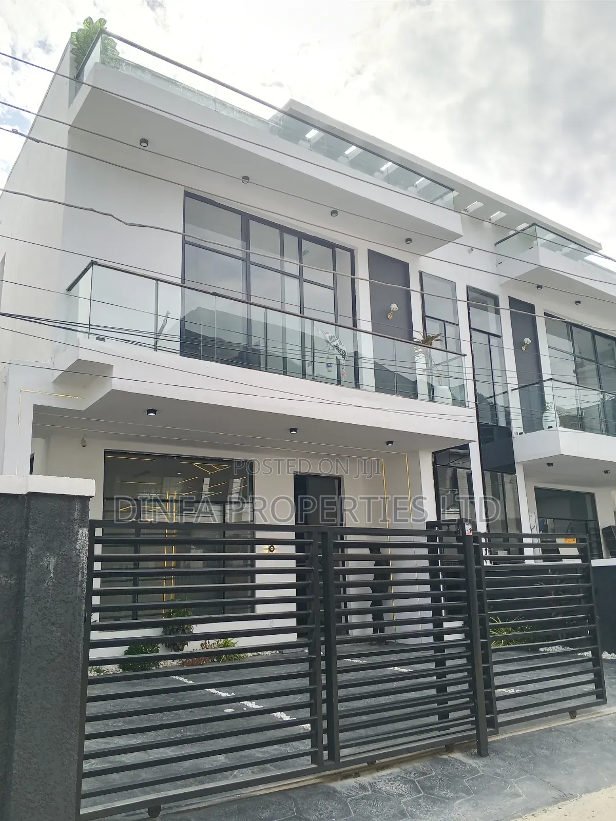 4bdrm Duplex in Ikota for sale in Ikota