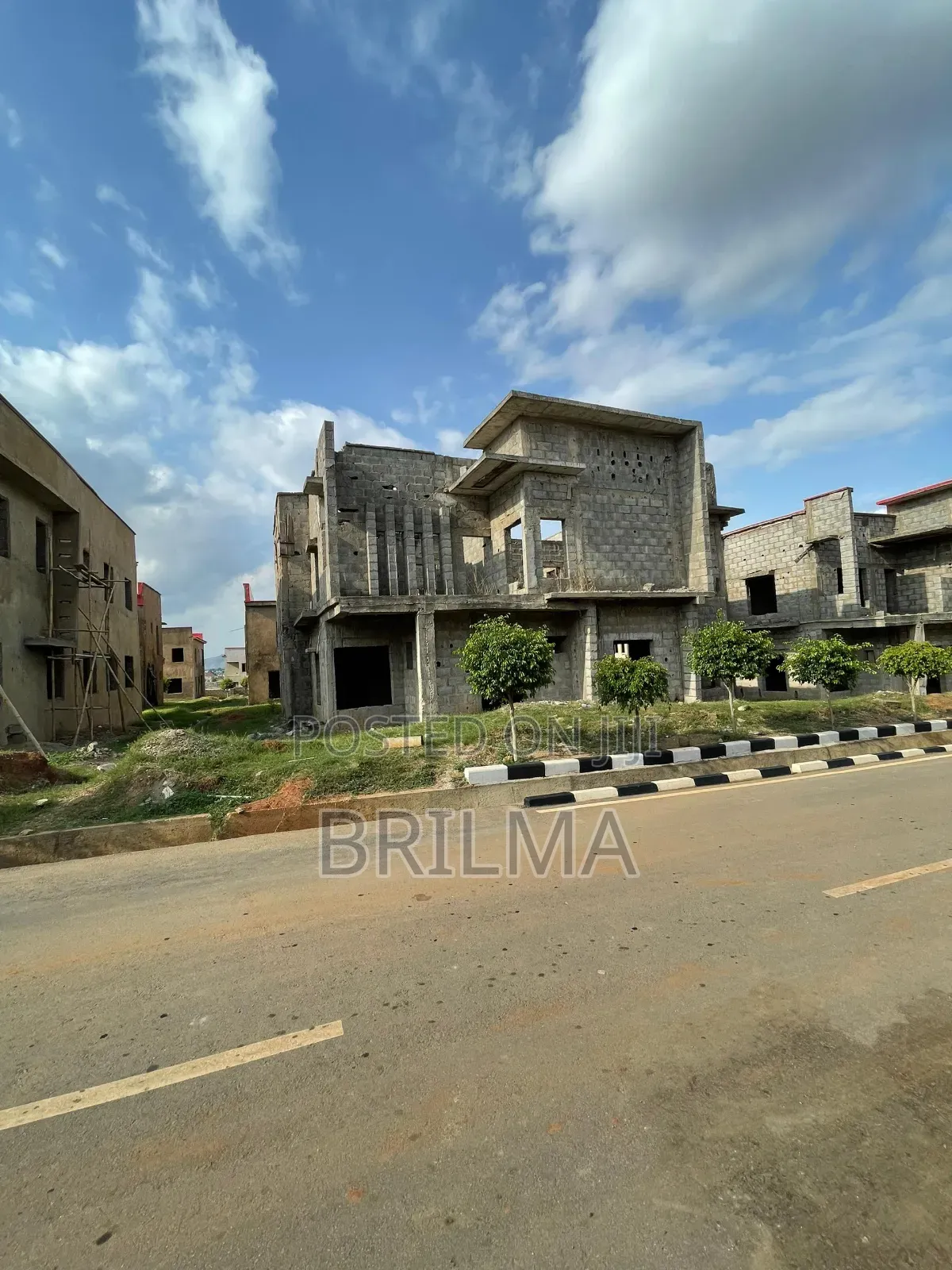 5bdrm Duplex in Life Camp for sale in Life Camp