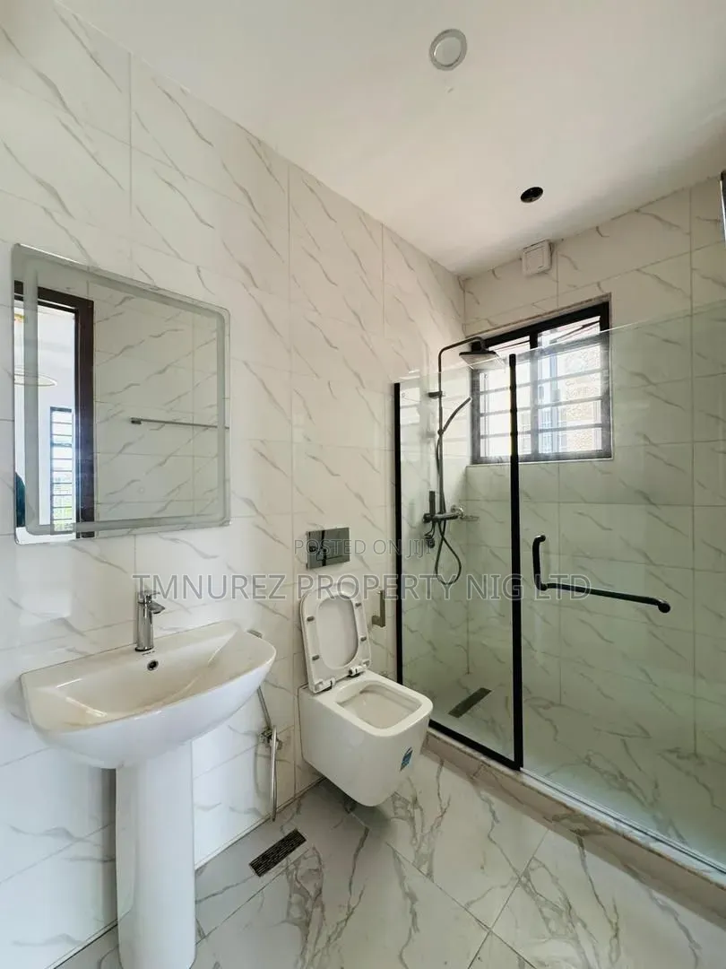 5bdrm Duplex in Omole Phase 1 for sale in Omole Phase 1