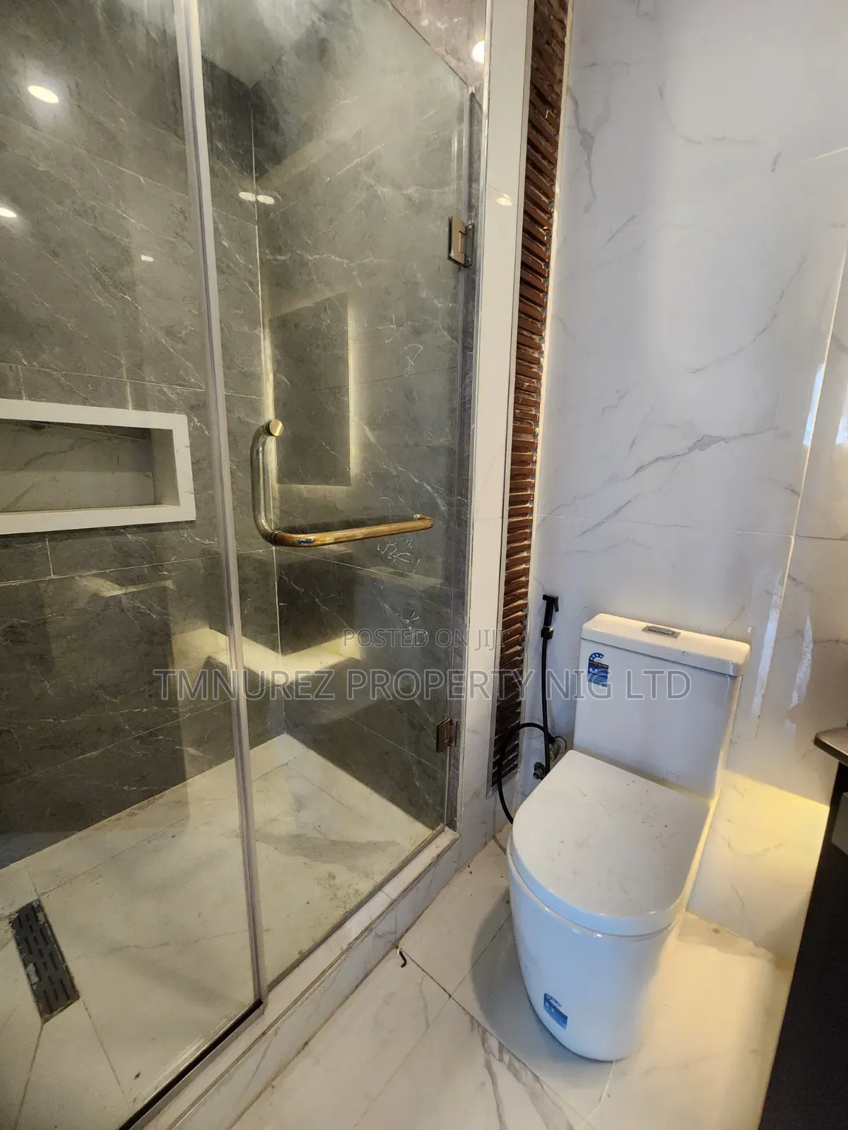 2bdrm Apartment in Omole Phase 1 for sale in Omole Phase 1