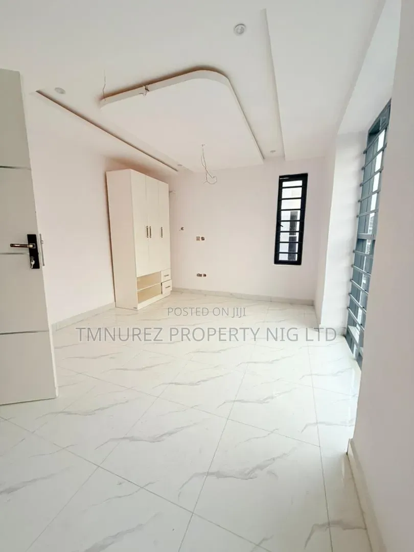 4bdrm Duplex in GRA Phase 1 for sale in GRA Phase 1
