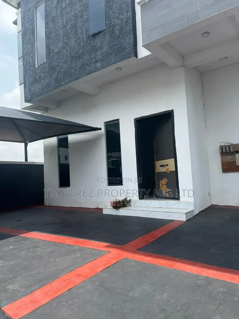 4bdrm Duplex in Chevron for sale in Chevron