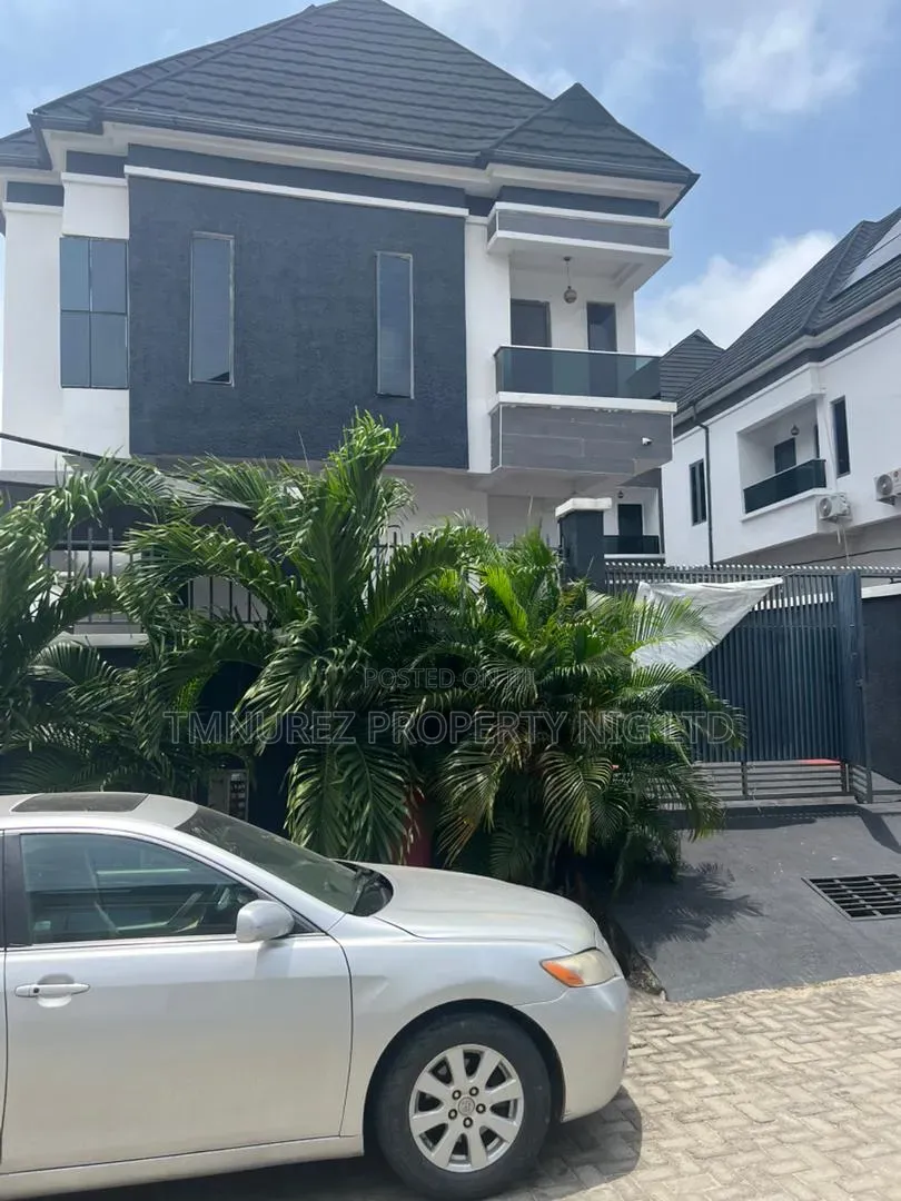 4bdrm Duplex in Chevron for sale in Chevron