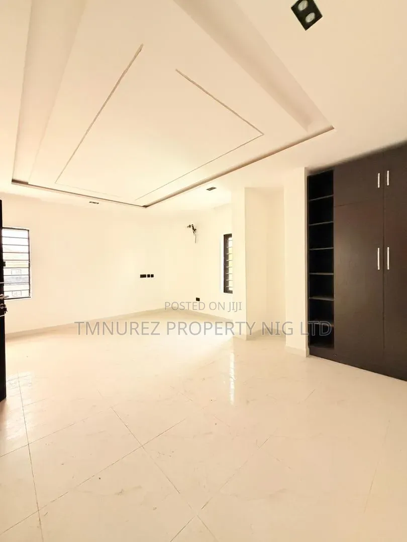 4bdrm Duplex in GRA Phase 1 for sale in GRA Phase 1