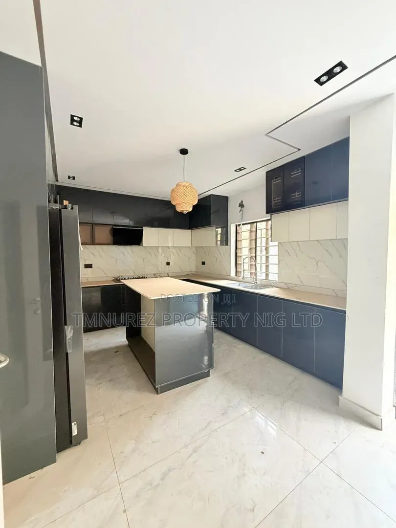4bdrm Duplex in GRA Phase 1 for sale in GRA Phase 1