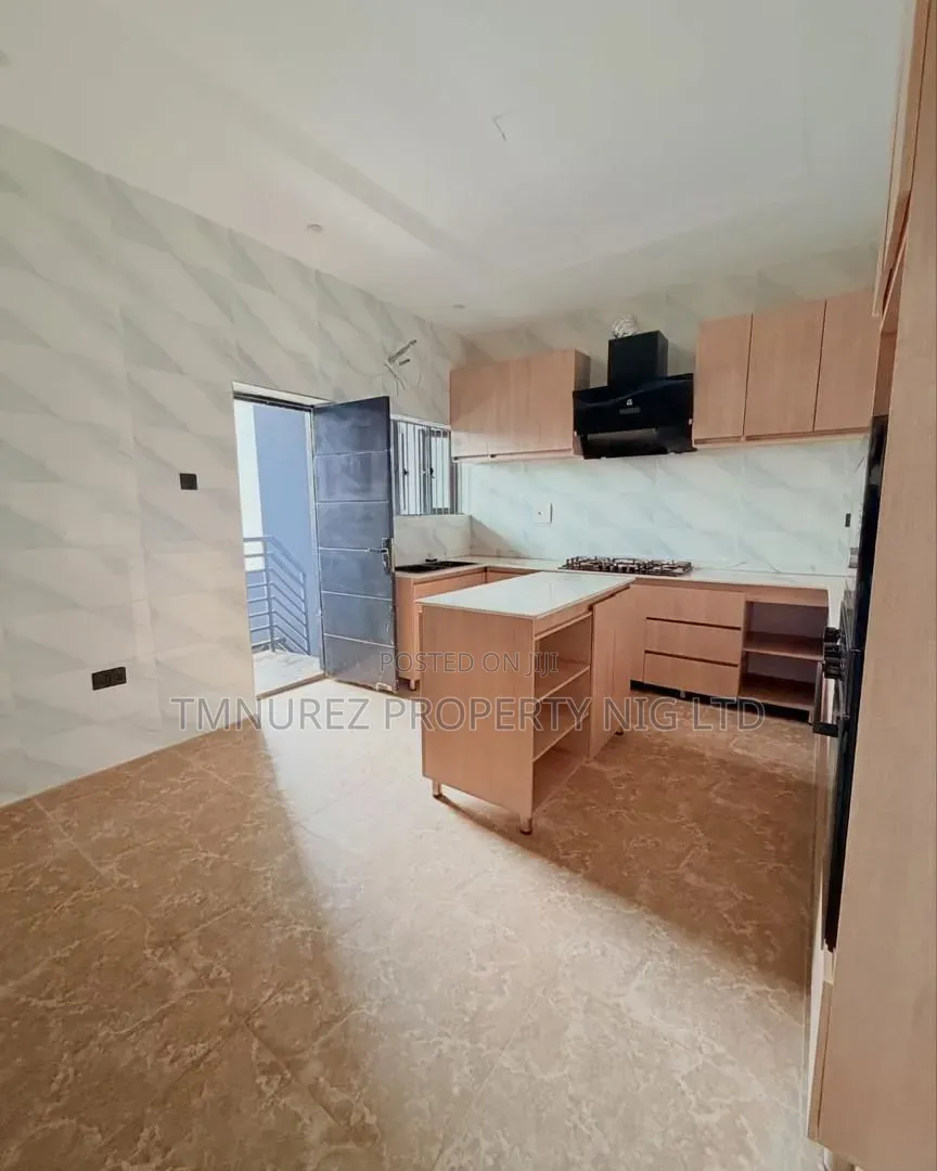 4bdrm Duplex in Obanikoro for sale in Obanikoro