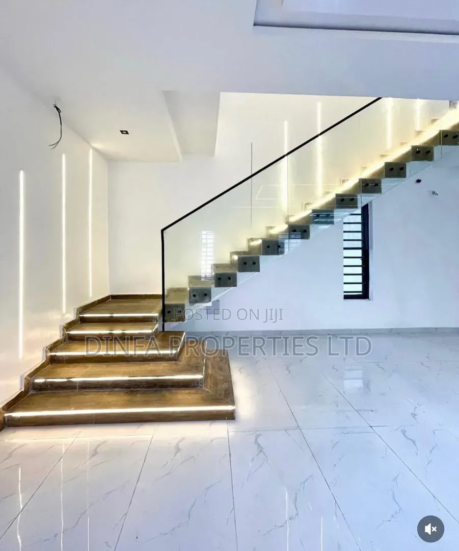 5bdrm Duplex in Mobile Road Ilaje, Ikota for rent in Ikota