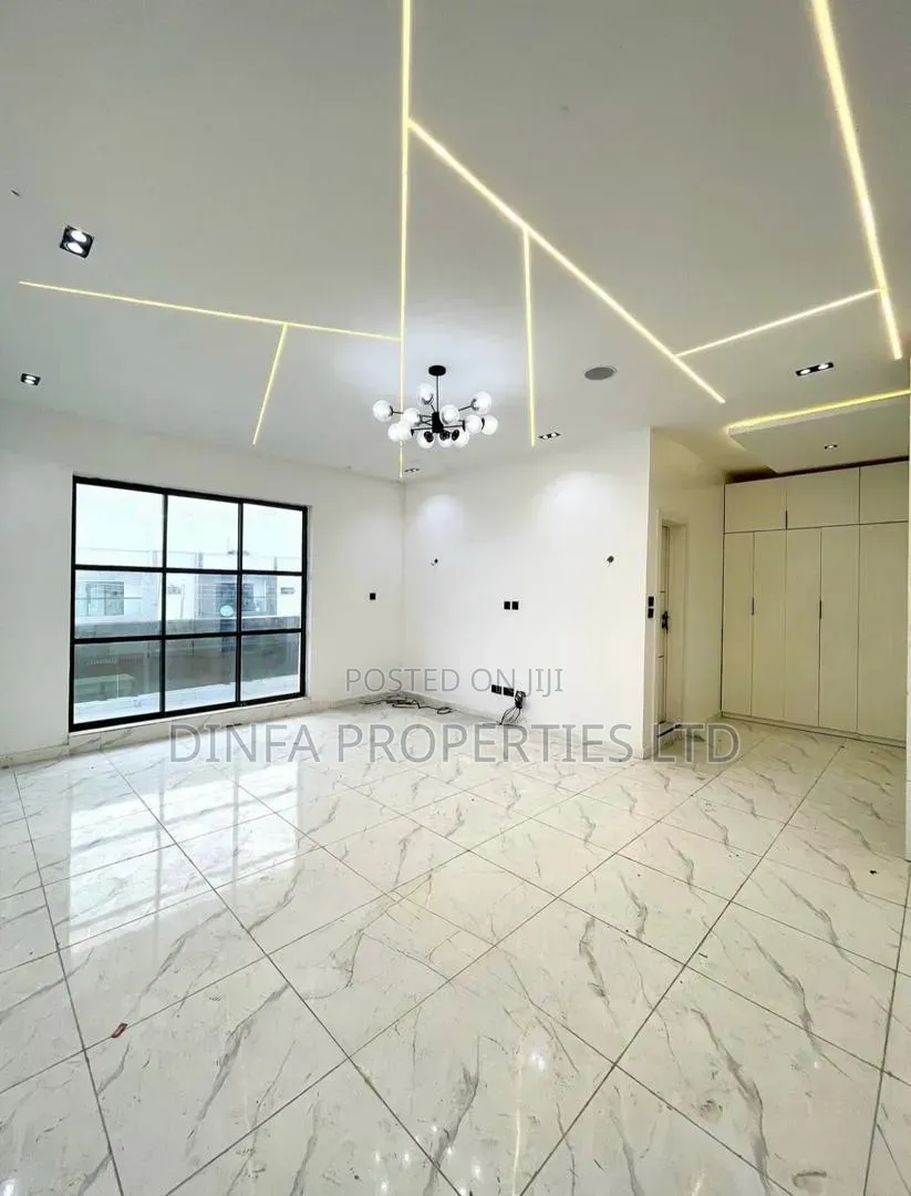 5bdrm Duplex in Mobile Road Ilaje, Ikota for rent in Ikota