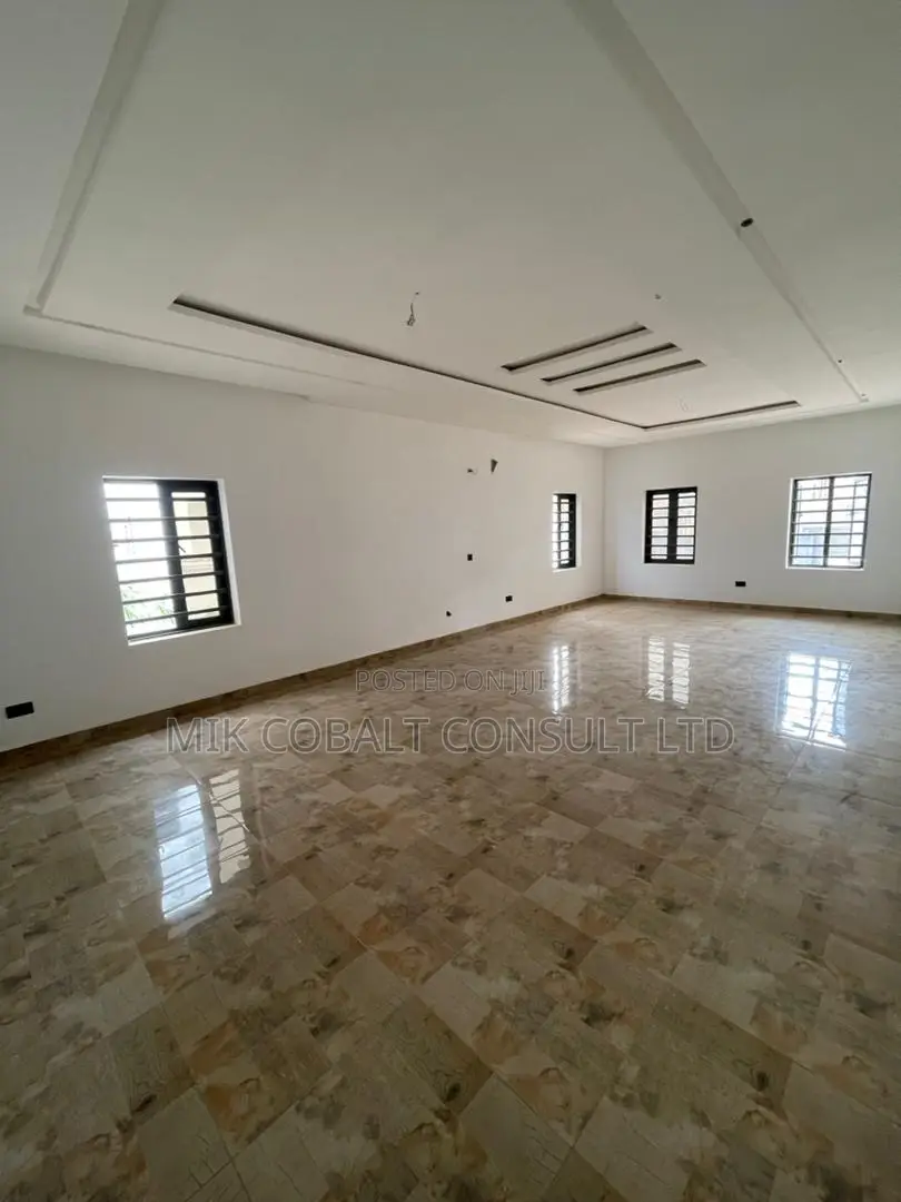5bdrm Duplex in Ochacho, Life Camp for sale in Life Camp